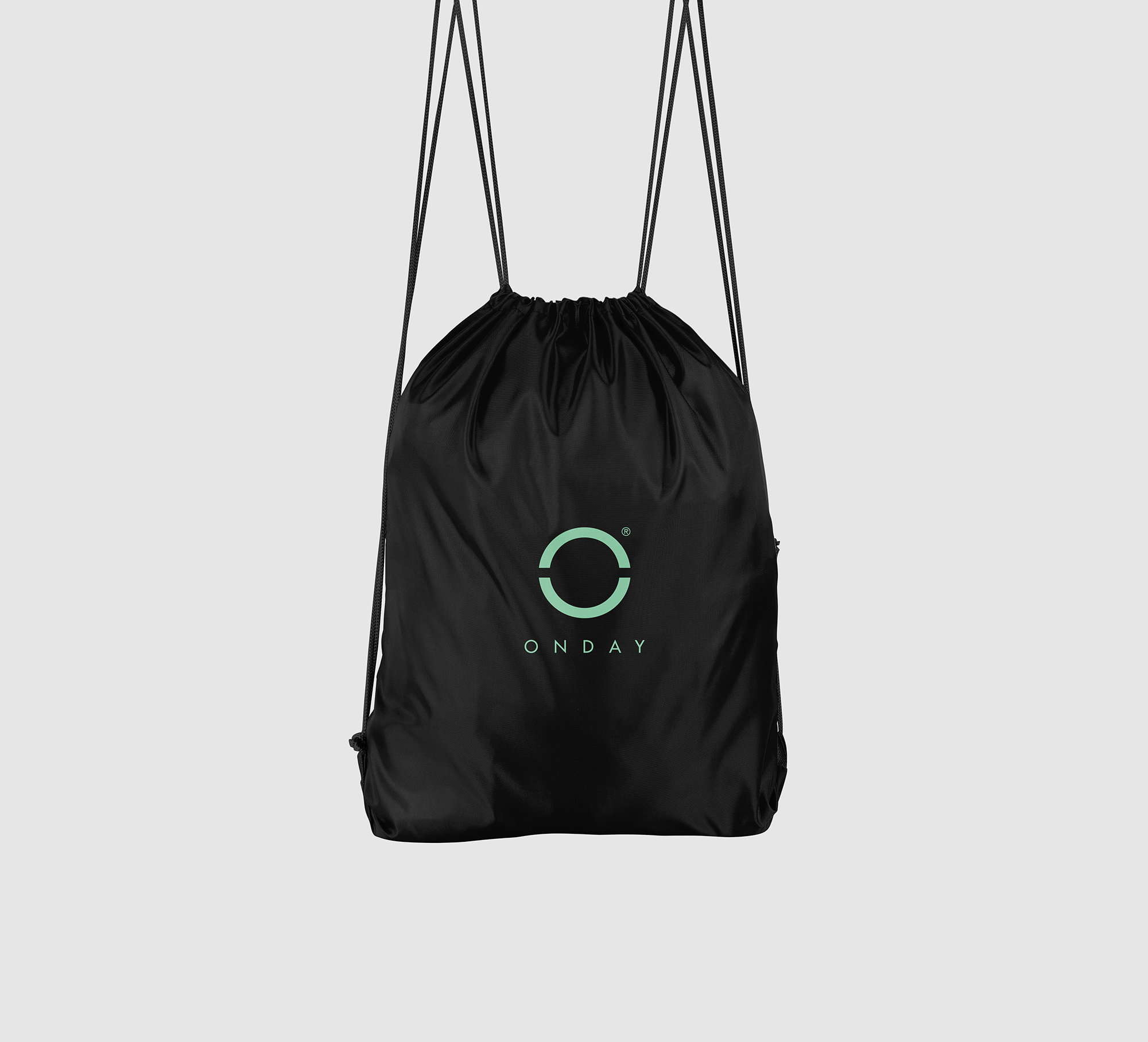 Gijs de Vos - Onday - Branding - Merk - Design - Art direction - Graphic design - Grafisch vormgeven - Concept - Sport - Hardlopen - Running - Clothing - Box - Clothing - Sweater - Bag