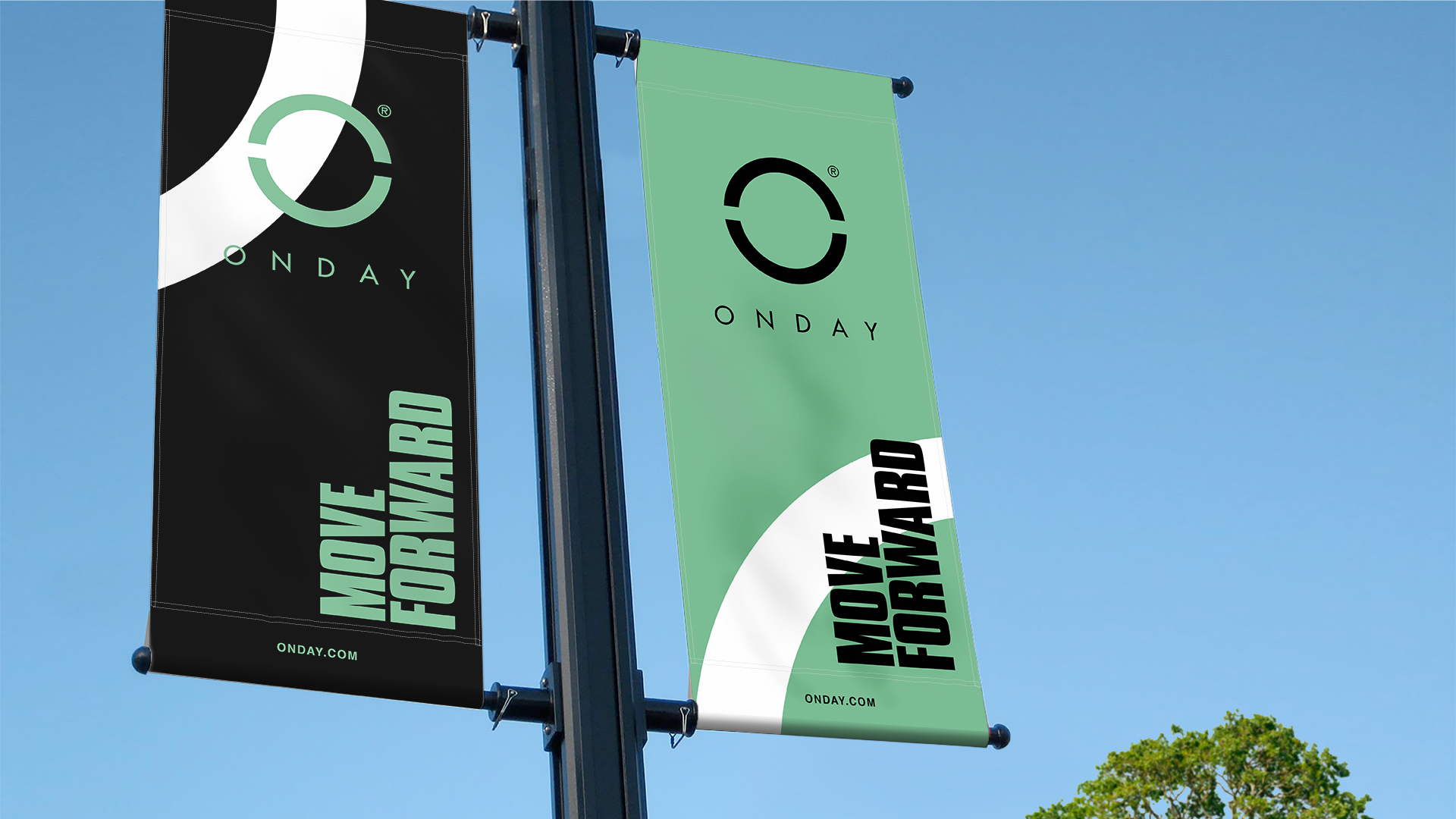 Gijs de Vos - Onday - Branding - Merk - Design - Art direction - Graphic design - Grafisch vormgeven - Concept - Sport - Hardlopen - Running - Clothing - Box - Cover magazine - Posters - Blow up - Lamp post